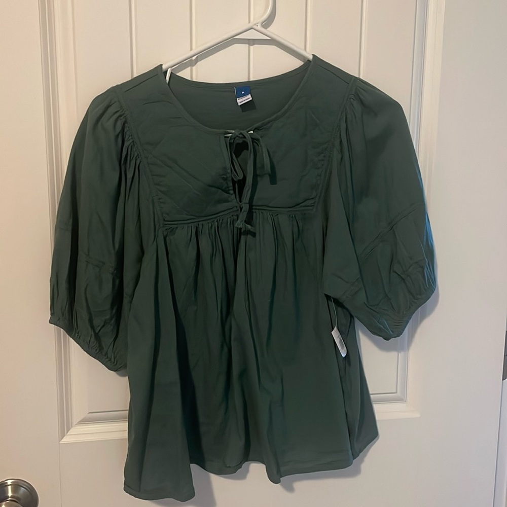 Old Navy new with tags green top tie front